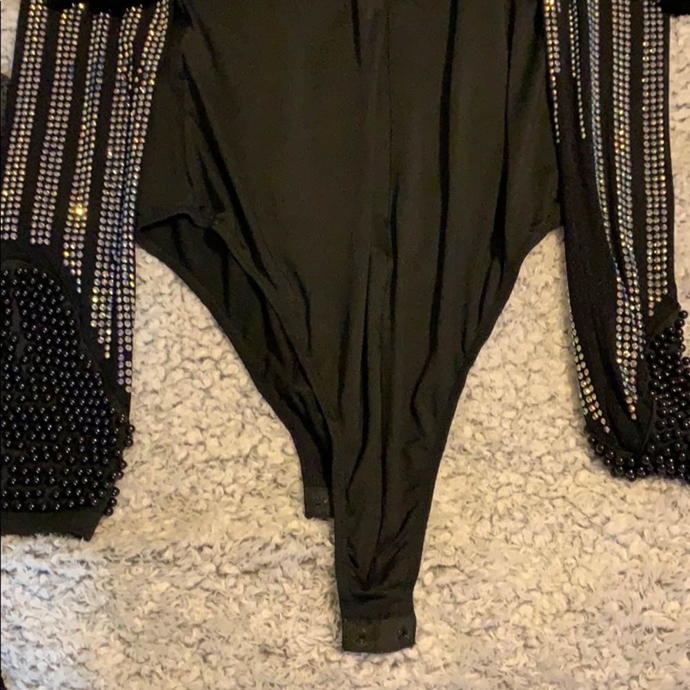 Too small - Picture 2 of 4